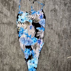 Jolyn Scotty Onesie size 28